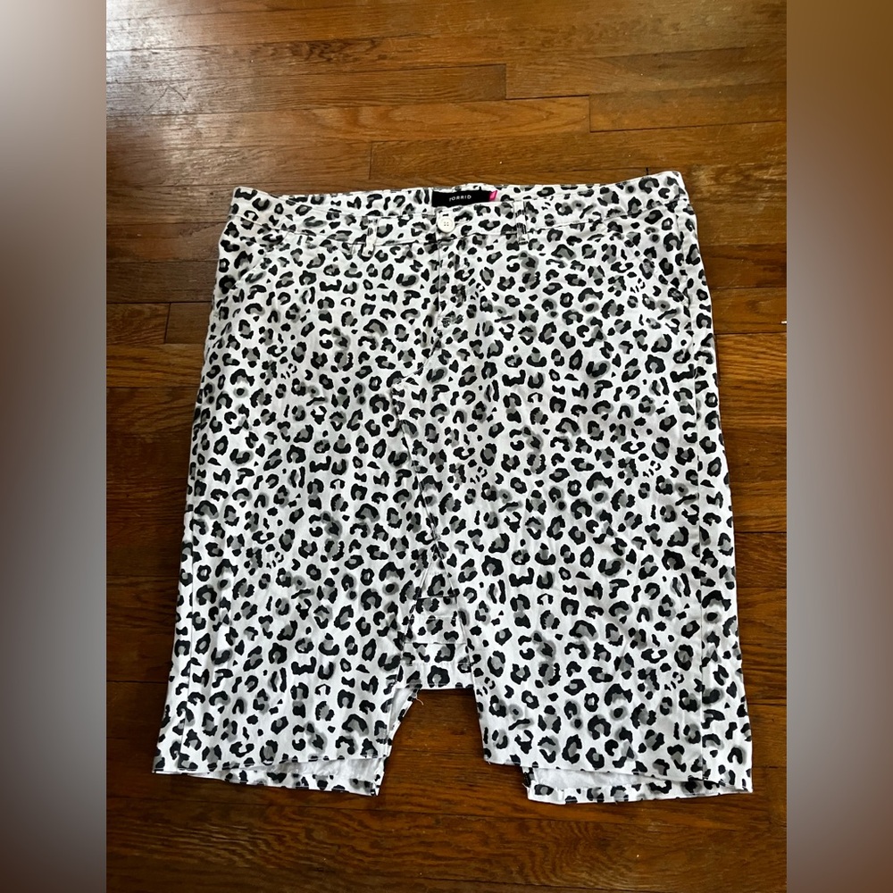 Torrid White and Black Pencil Skirt with Striking Pattern